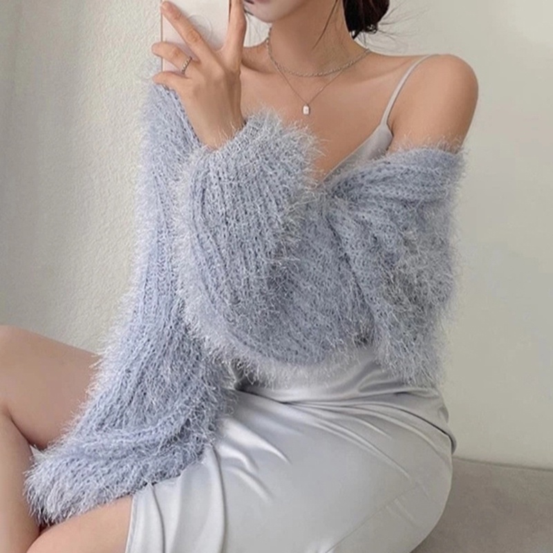 Áo len đan cổ V