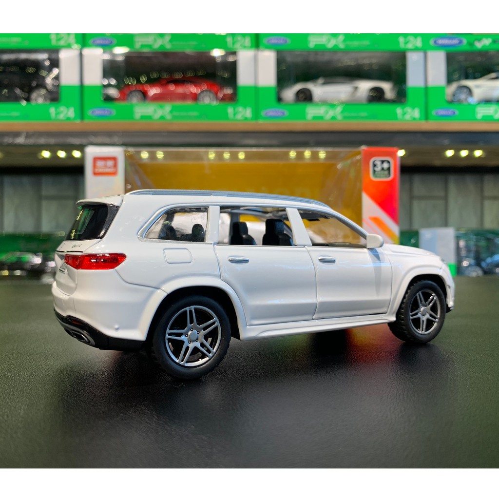 Mô hình xe Mercedes-Benz GLS 580 tỉ lệ 1:32 CHIMEI màu trắng