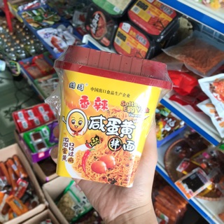 Mì trộn trứng muối cay