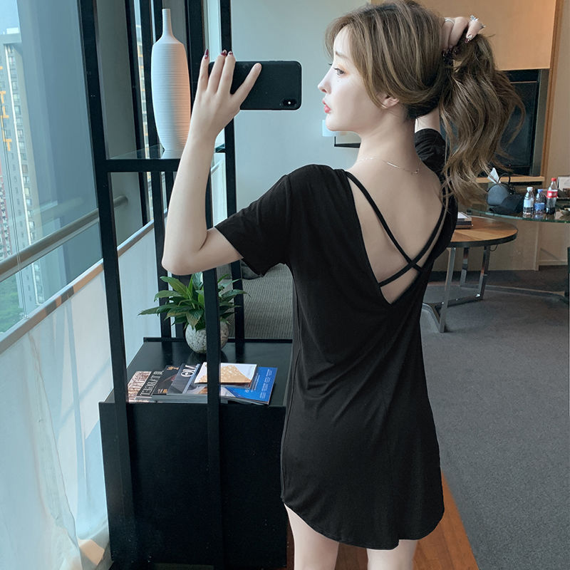 Đầm ngủ tay ngắn hở lưng dáng rộng màu đơn sắc kiểu mùa hè Hàn Quốc cho nữ
