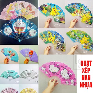 Quạt Nhựa Xếp Size Lớn (Giao Ngẫu Nhiên) - Quạt Nhựa Xếp Hoạt Hình