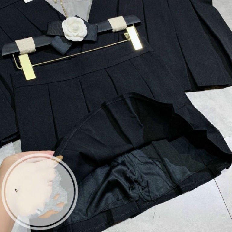 Chân váy xếp ly có quần