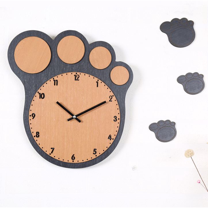 Bộ Đồng hồ treo tường bằng Gỗ - Gồm 1 Bàn Chân Lớn và 3 Bàn Chân nhỏ xinh xắn