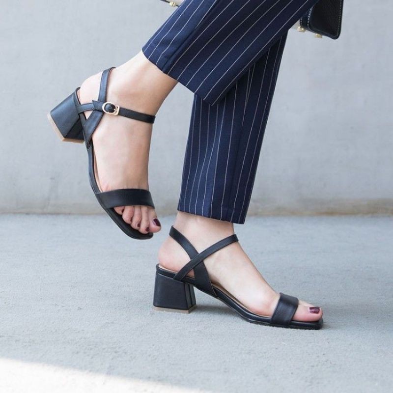 SD04 - Sandal học sinh gót vuông 5F quai bản ngang