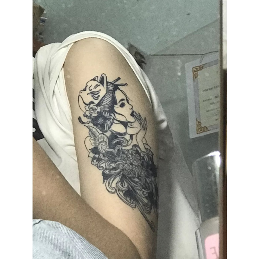 Hình xăm nhật nữ đeo mặt nạ Kitsune men cáo hoa bỉ ngạn Okame 1860 d2 2