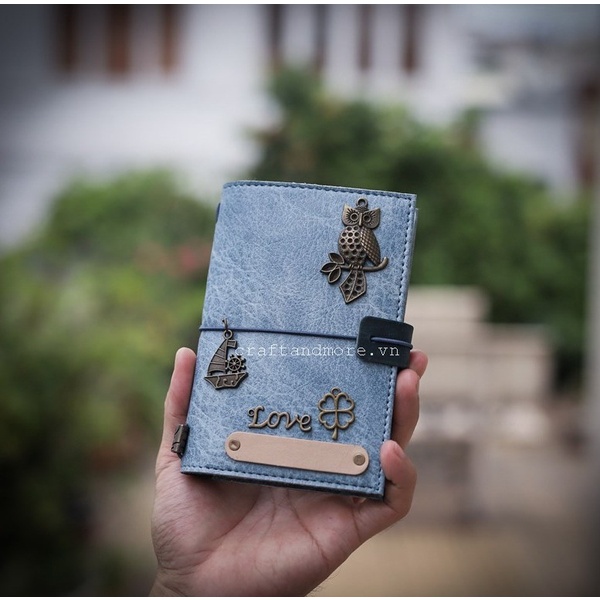 Sổ tay da khắc tên, trang trí charm