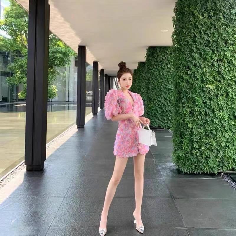 Váy in hoa hồng nổi