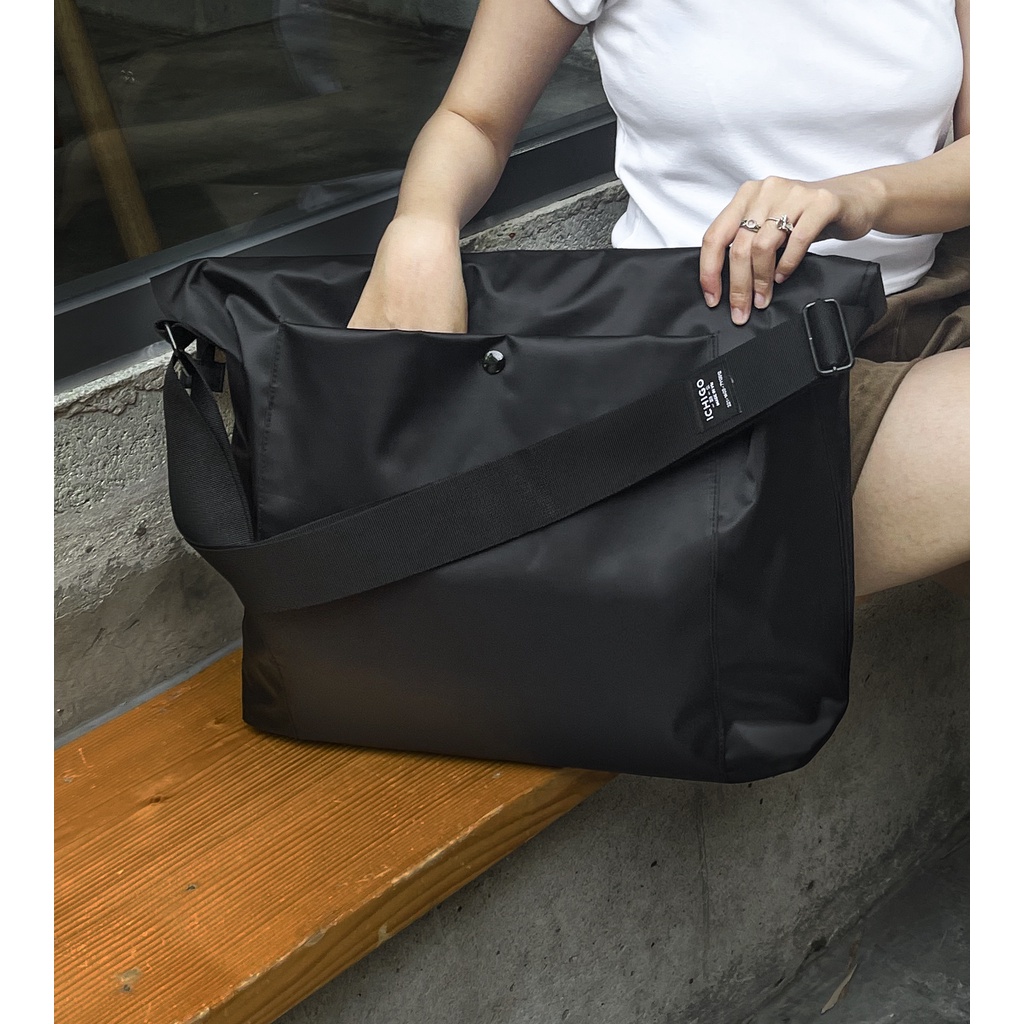 ICHIGO - Túi đeo chéo vải dù oversize ALL IN BAG