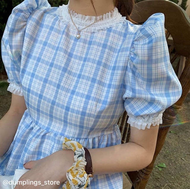 Váy kẻ xanh cổ bèo