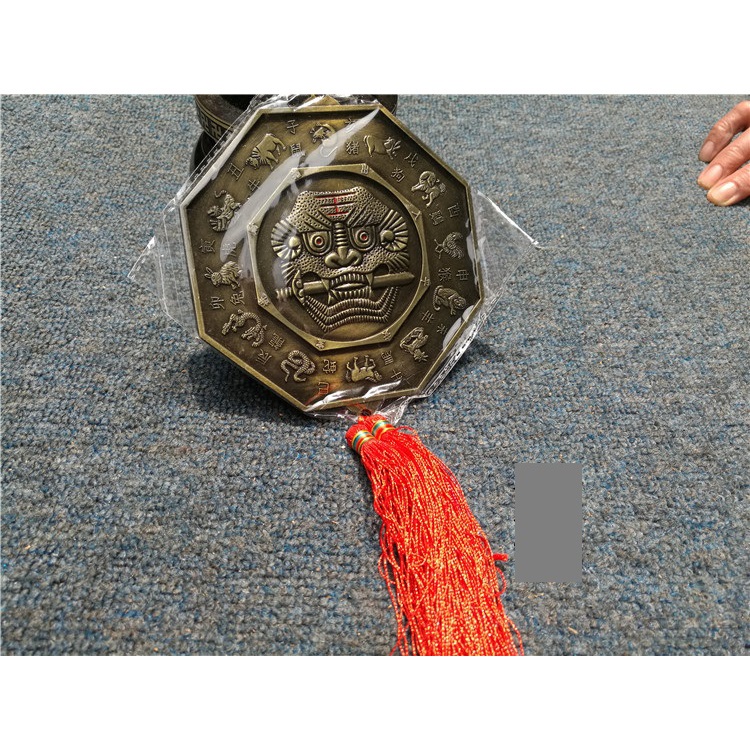 Gương bát quái hổ phù, trấn tà