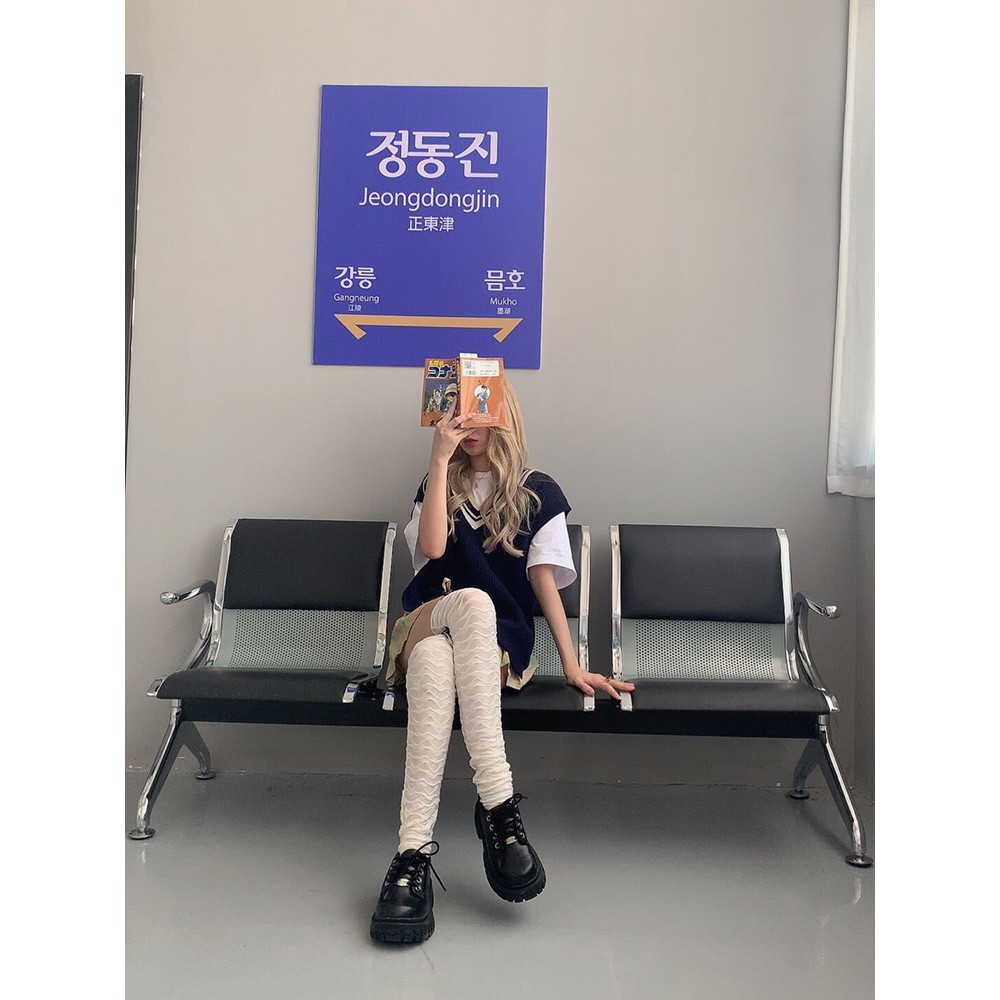 Áo gile nữ sinh Rose - Chân váy ngắn xếp ly