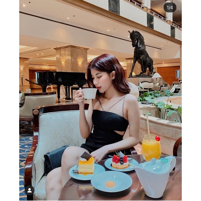 ĐẦM SUÔNG BODY DÂY XÍCH CHÉO CUT OUT NHỎ EO