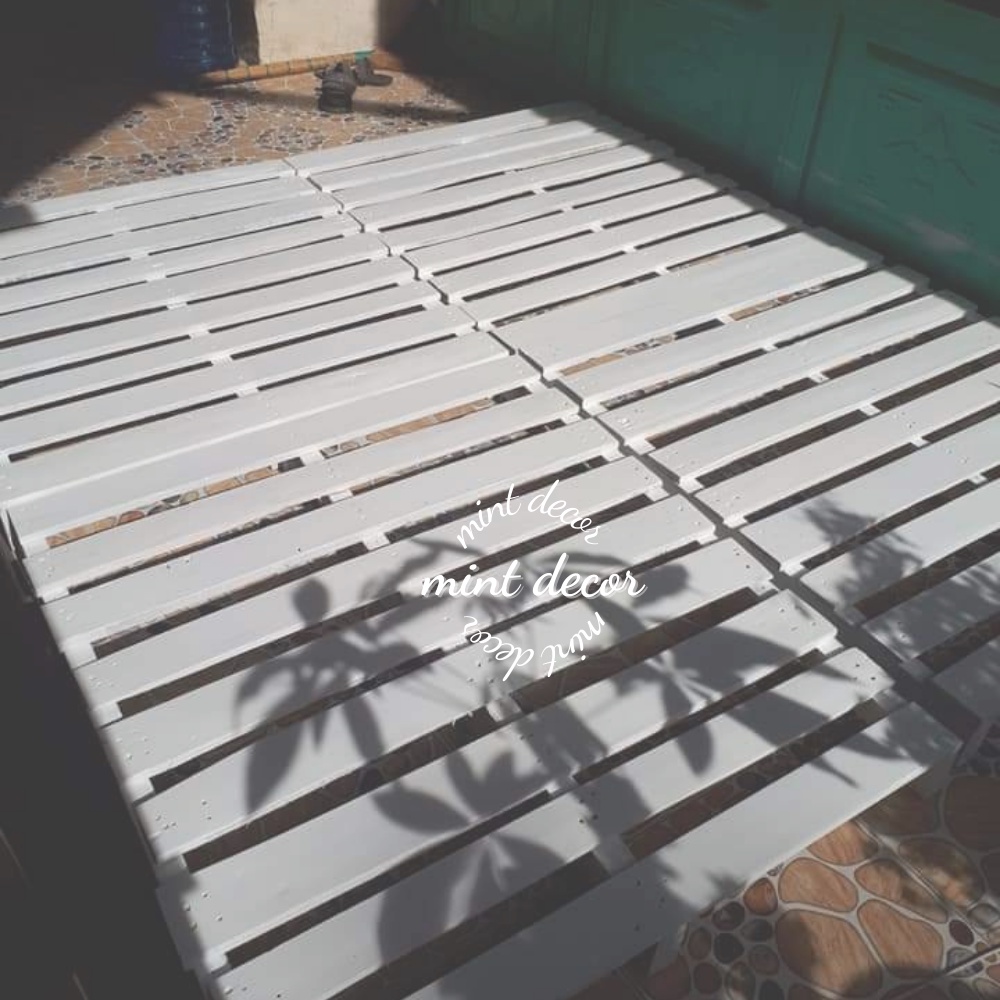 Giường Pallet Gỗ Thông Màu Trắng Gấp Gọn Chân Cao Đa Dạng Kích Thước
