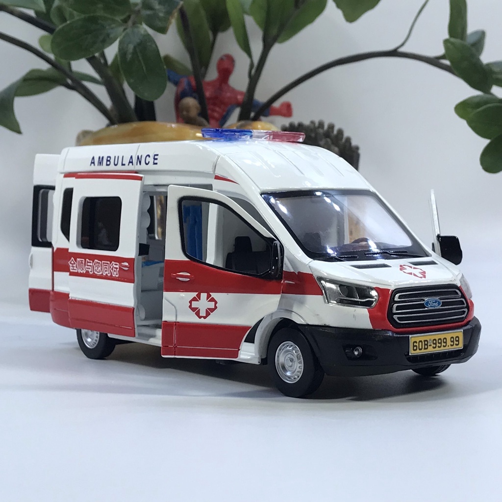 Mô hình xe ô tô cứu thương Ford Transit tỷ lệ 1:35 bằng kim loại có còi hú chuyên dụng