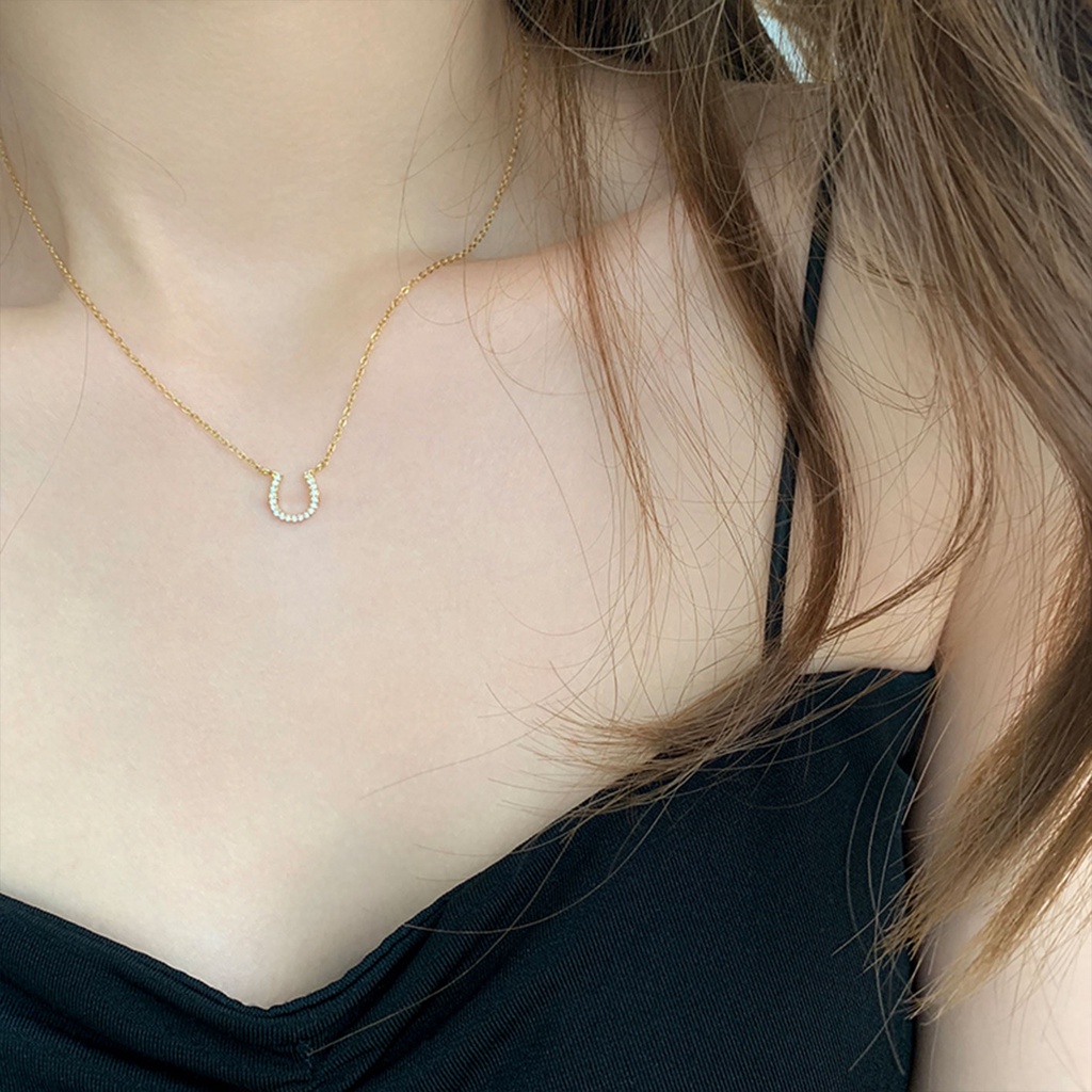 Dây Chuyền Thép Titan Mặt Hình Chữ U Đính Đá Zircon Không Phai Phong Cách Phương Tây Dành Cho Nữ