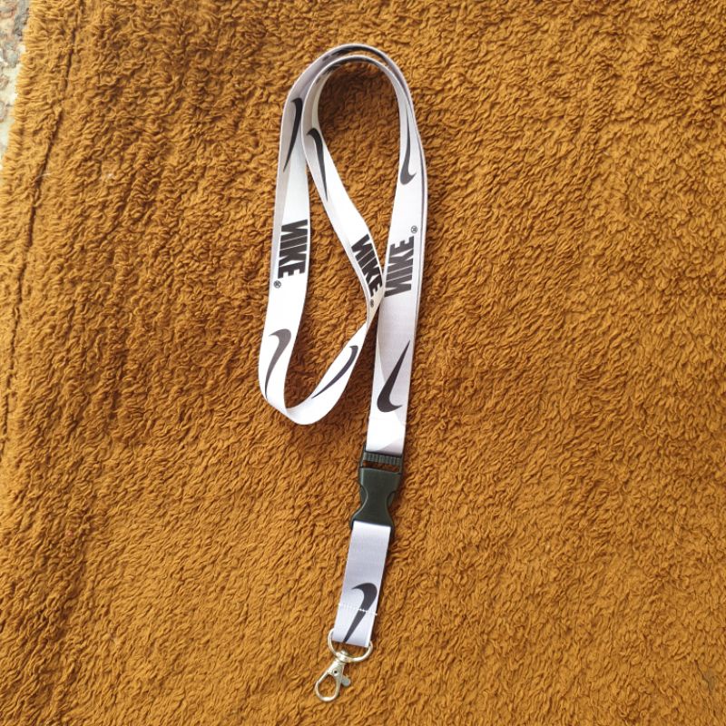 Dây đeo thẻ thời trang