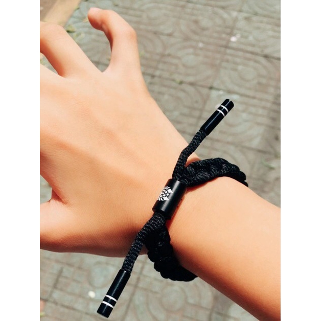 Vòng Tay Dây Giày Phong Cách Samurai Cổ Điển 1 Màu Trắng