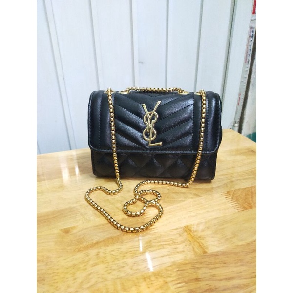 Túi xách màu trắng đen đẹp ạ😍😍😍😍😍