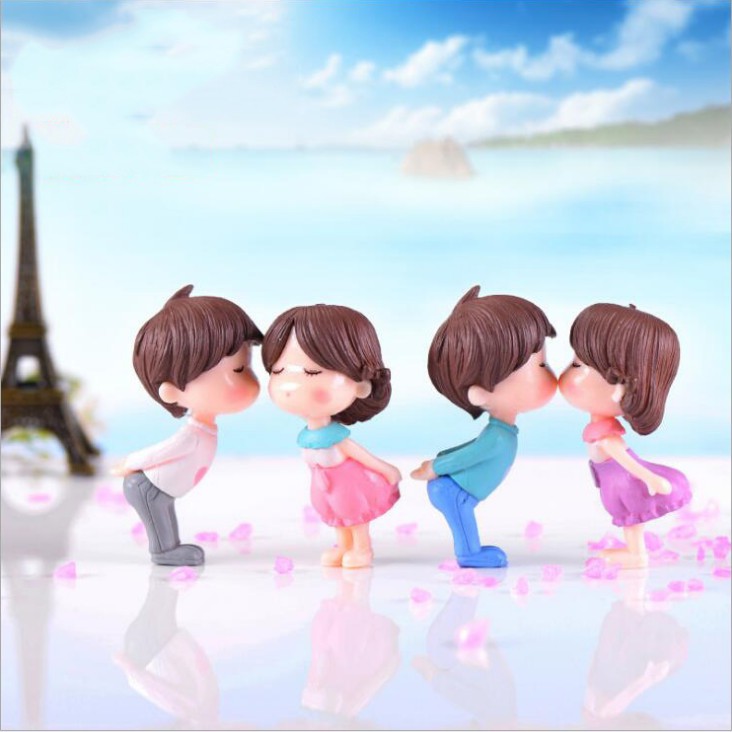 Tượng Cặp đôi nam nữ Hôn nhau