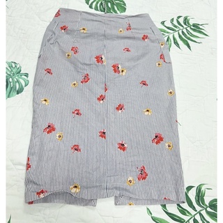 Chân váy hoa công sở, co giãn nhẹ, hàng thiết kế size L