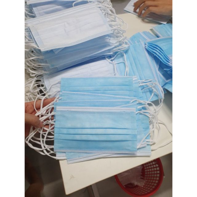 Khẩu trang y tế 4 lớp kháng khuẩn xuất Nhật hộp 50 cái