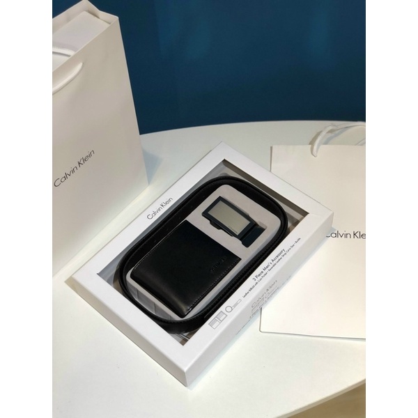 Set ví kèm thắt lưng Calvin Klein