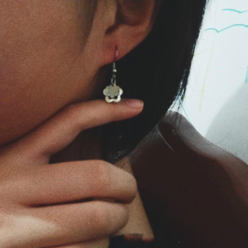 Khuyên Tai Hình Hoa Bằng Thép Titan  191106Khuyên Tai Dạng Móc Hình Bông Hoa Nhỏ Dễ Thương