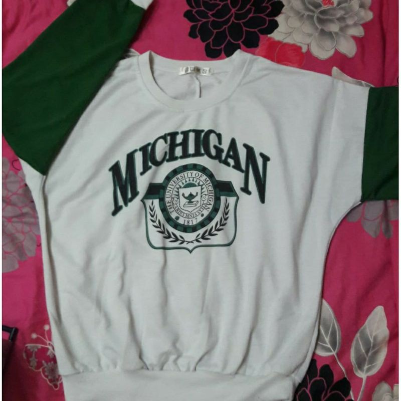 Áo thun oversize dài tay dáng cánh dơi in chữ Michigan Hàn Quốc