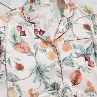 Bộ lụa mặc nhà pizama lụa họa tiết hoa quả nhiệt đới