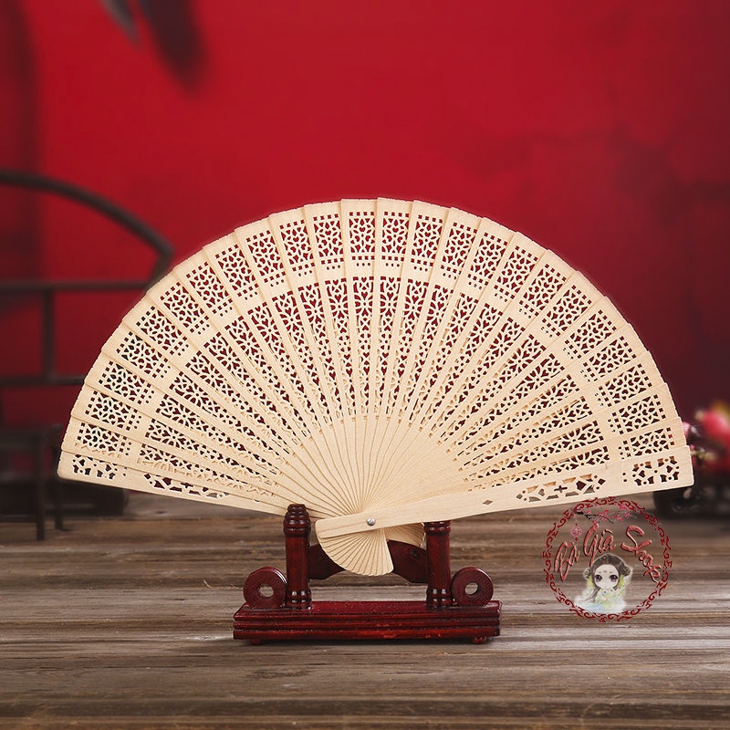 Quạt nan gỗ nhiều màu đạo cụ trang trí