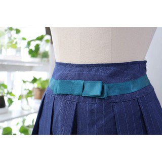 Chân váy kẻ xếp ly