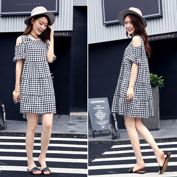 Váy kẻ hở vai 4 tầng