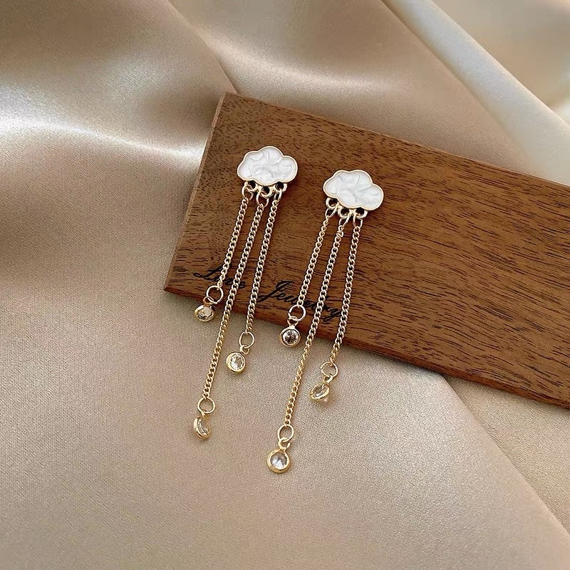 Hoa tai dáng dài hình đám mây - Maben