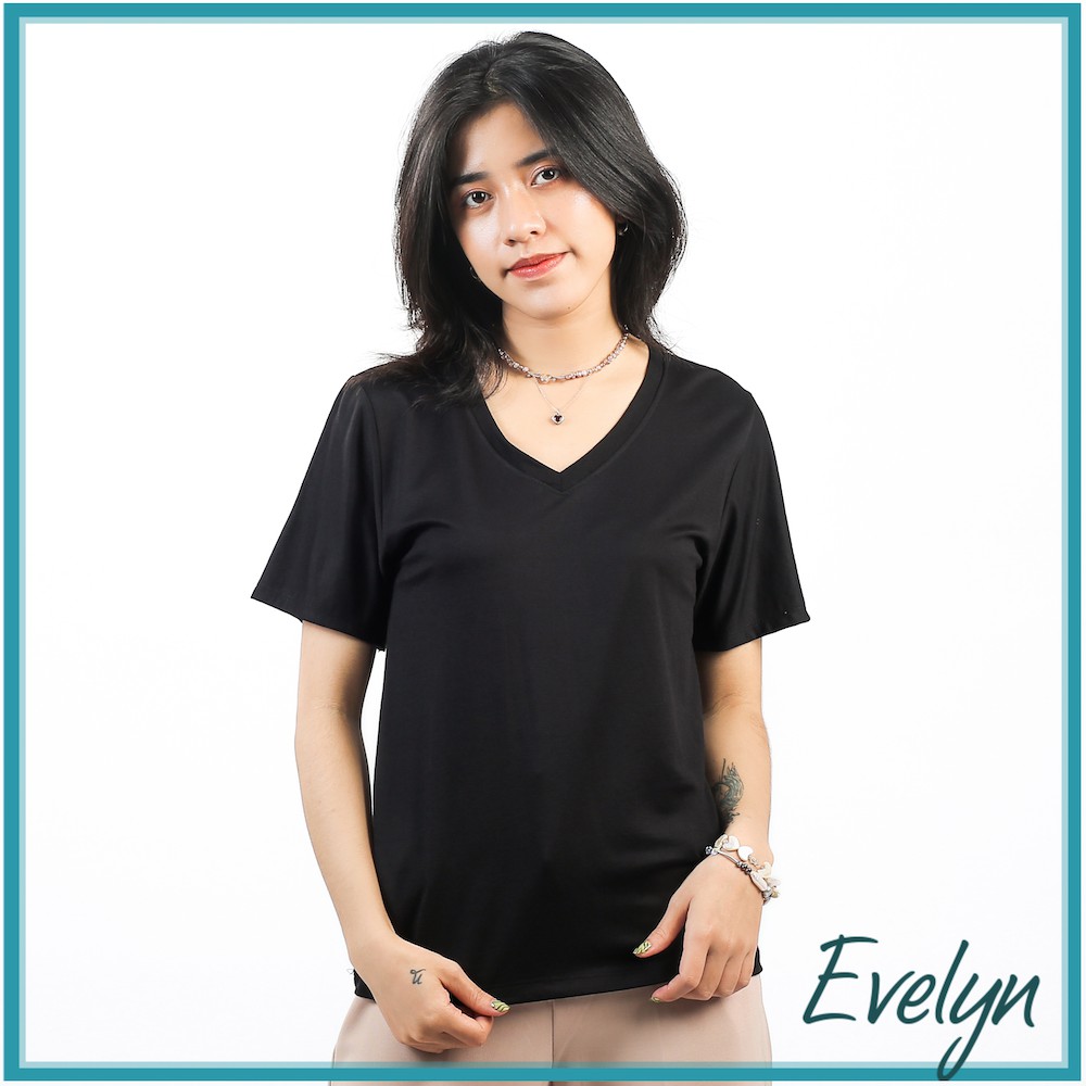 Áo phông nữ rộng cổ tim Evelyn kiểu dáng basic