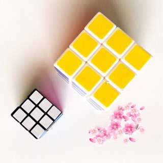 Đồ chơi Rubik 3x3 (tặng rubik mini)