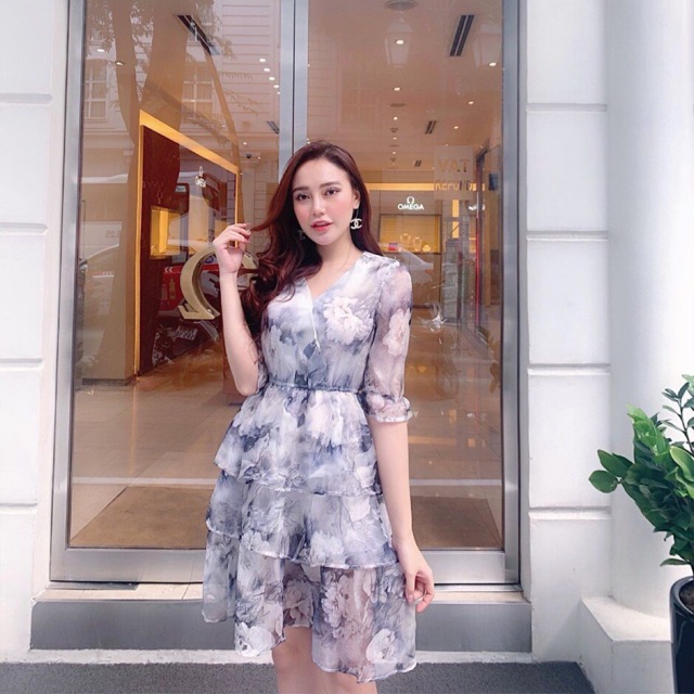 Đầm xoè hoa