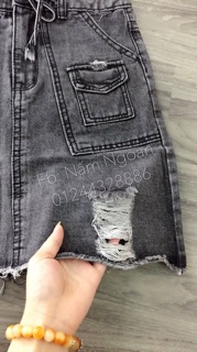 Chân váy bò rách gấu 