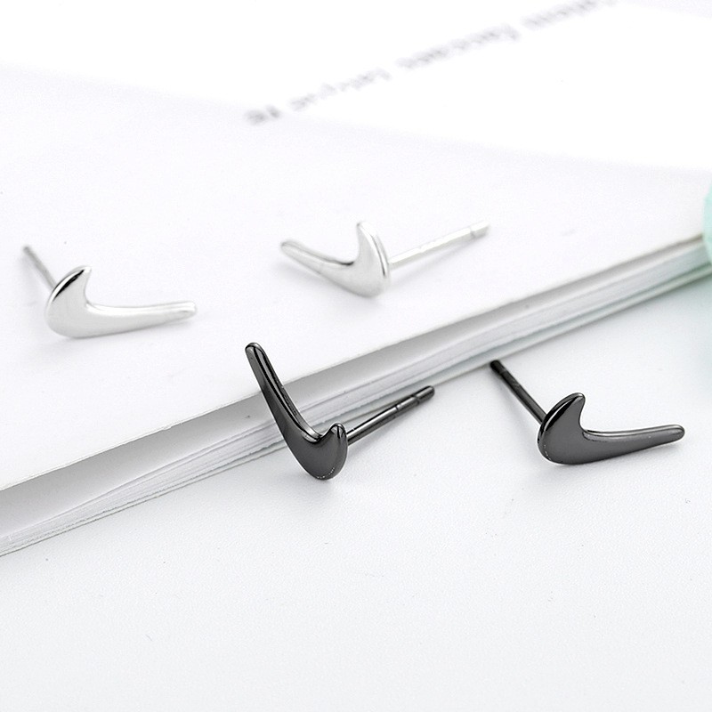 Bông Tai Tia Sáng La Mã Lấp Lánh, Biểu Tượng Thể Thao Cá Tính - Vani Store