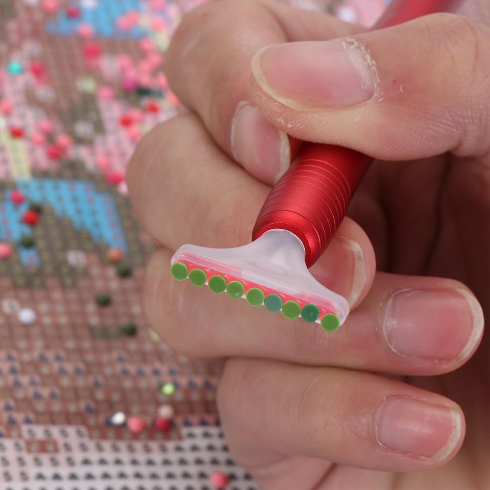 Bút Khoan Lỗ 5D Hình Sâu Bướm Dùng Làm Tranh Thêu Chữ Thập DIY