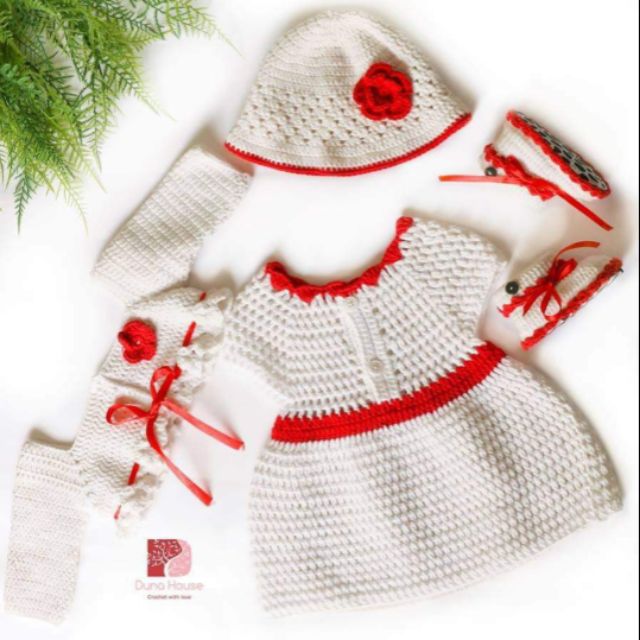 Nguyên set đồ len handmade cho bé gái trắng viền đỏ