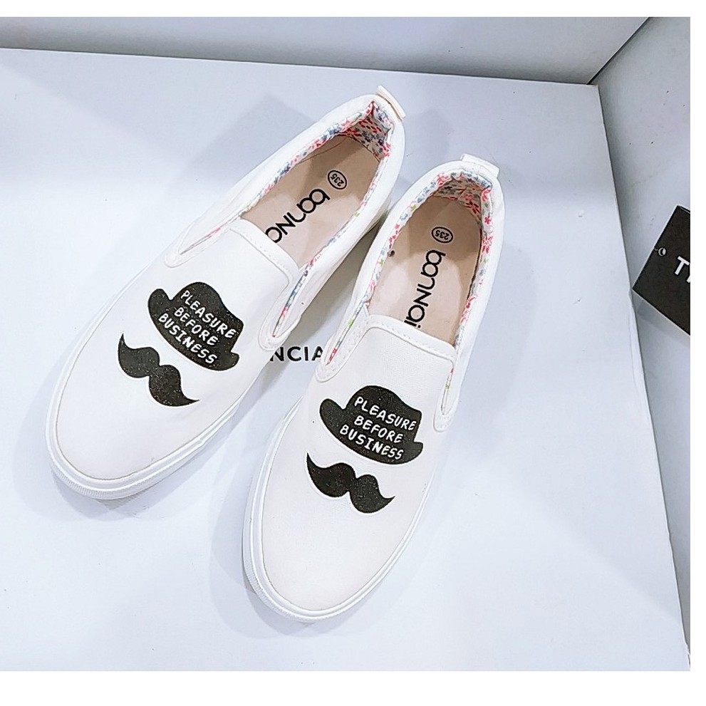Giày slip on nữ râu cá tính | BigBuy360 - bigbuy360.vn
