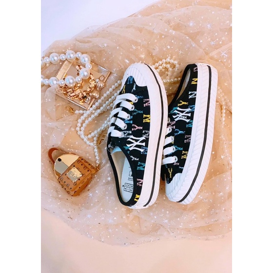 Giày đạp gót MLB cầu vồng