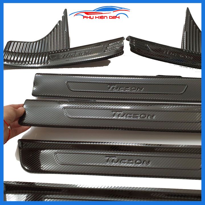 Bộ nẹp bước chân Tucson 2016-2017-2018-2019-2020-2021, 2022-2023 vân Cacbon chống trầy làm đẹp ô tô
