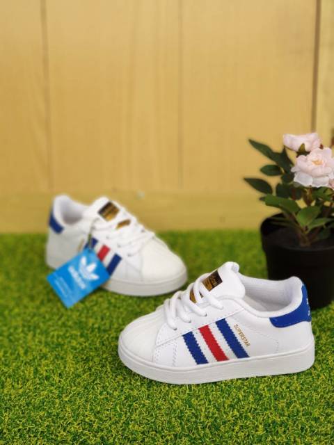 Giày Thể Thao Adidas Superstar Thiết Kế Năng Động Cho Bé