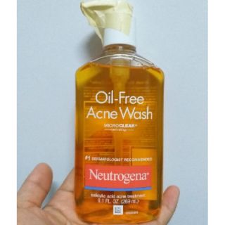 Sữa Rửa Mặt Neutrogena Oil-Free Acne Wash 269ml
