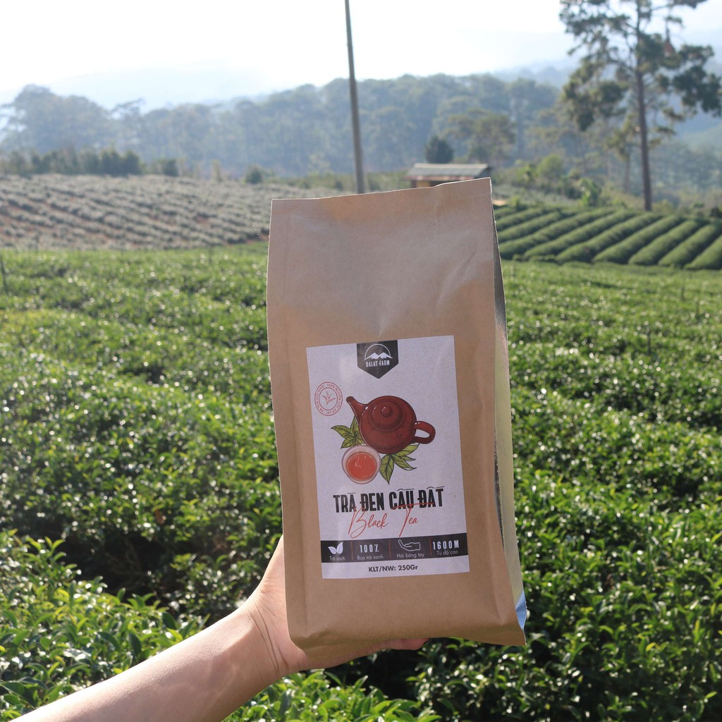 Trà đen (Hồng trà - black tea) Cầu Đất nguyên lá túi 250g, đặc sản Đà Lạt, Lâm Đồng thơm ngon, làm nguyên liệu pha chế