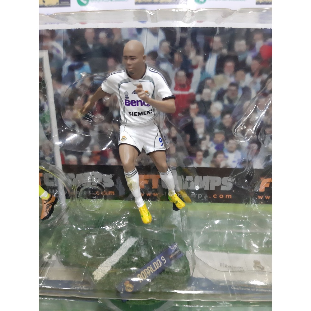 Set tượng cầu thủ bóng đá Casillas Raul Ronaldo Real Madrid 2006-2007 home FT Champs 3in 7.5cm