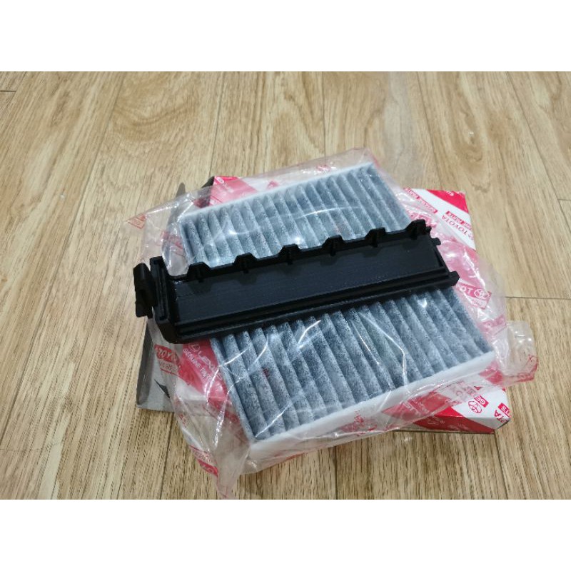 Nắp che và lọc gió than hoạt tính điều hòa Toyota Rush