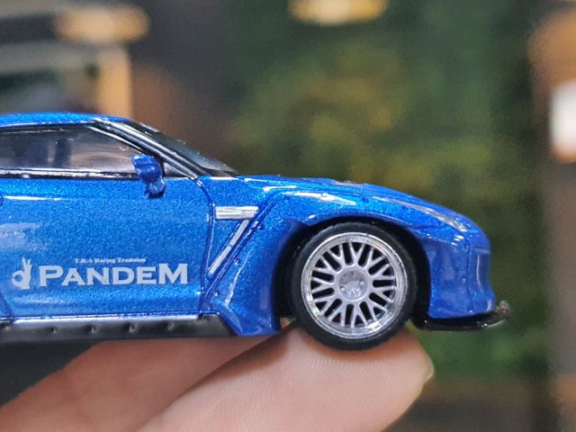 Xe Mô Hình Pandem Nissan GT-R R35 GT Wing Metallic 1:64 MiniGT ( Xanh Dương #96)