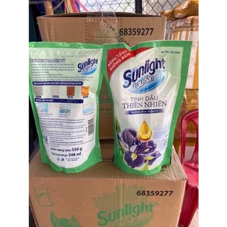 Nước lau sàn Sunlight hương hoa diên vỹ túi 550g